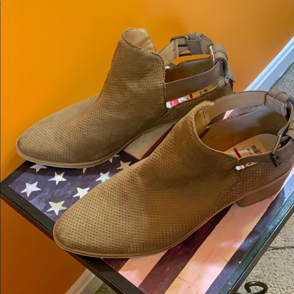 Dolce Vita booties